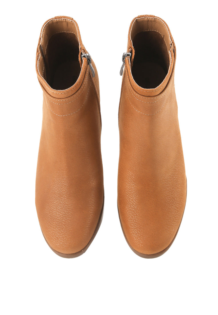 Sepatu kulit untuk sekolah